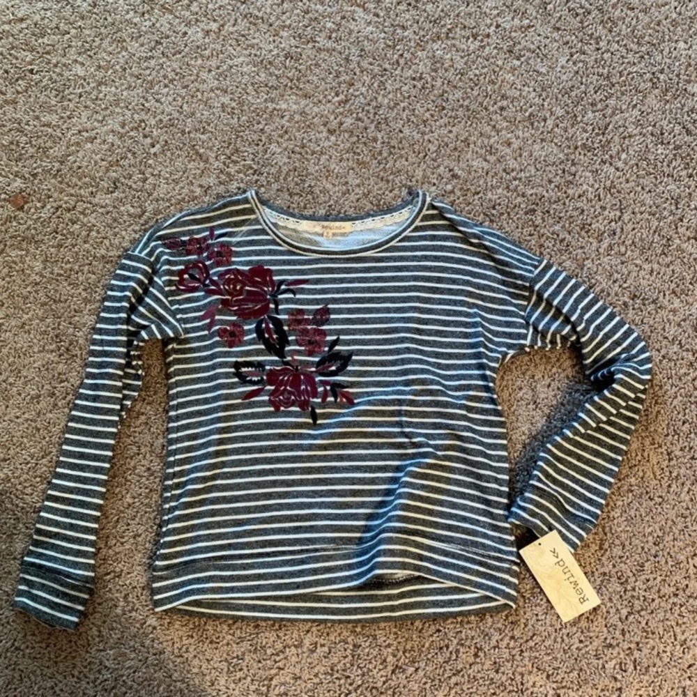 Juniors crop sweater